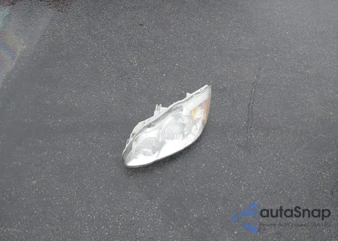 2004 Toyota Corolla Le z USA, uszkodzony, nr VIN 2T1BR32E44C178725